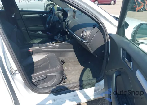 2015 Audi A3 1.8T Premium z USA, uszkodzony, nr VIN WAUACGFF1F1052592